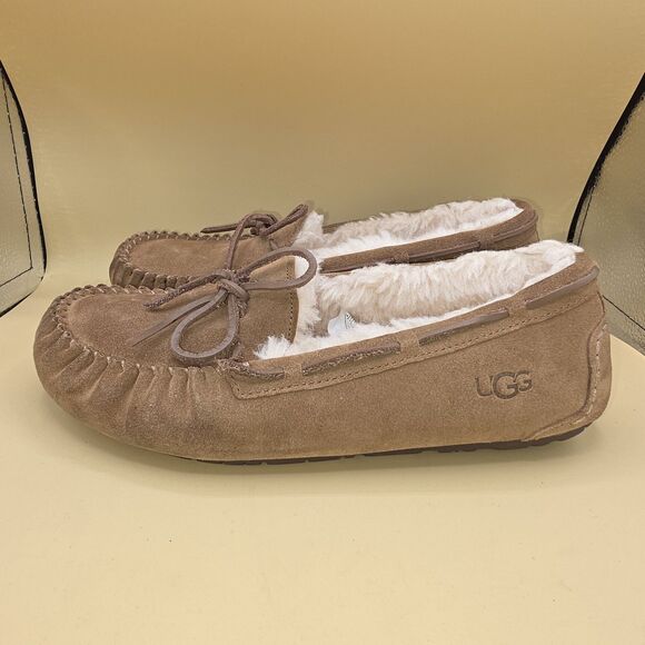 Ugg Dakota Slip On Shoes Loafers Slippers Moccasins Brown Leather Fur Womens 6 - Picture 2 of 10